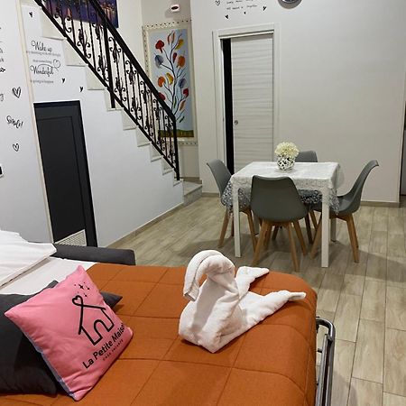 La Petite Maison Napoli Esterno foto